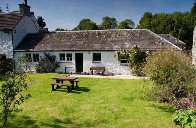 Cairnsmore Cottage.jpg