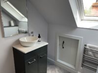 020 Upstairs bathroom.jpeg